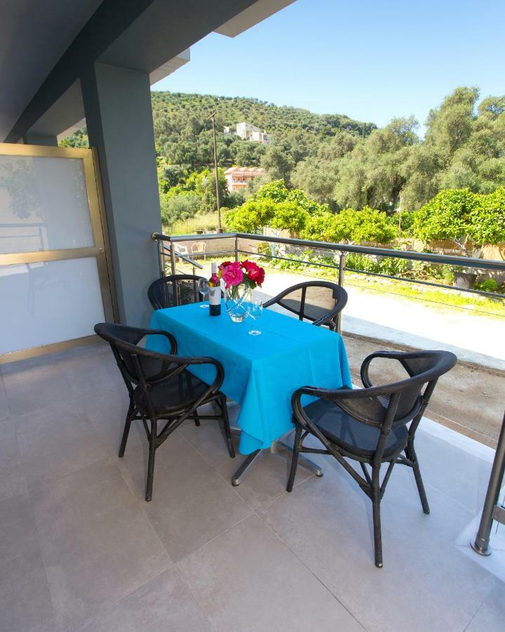 Moonline Maisonettes & Apartments Parga Exterior photo